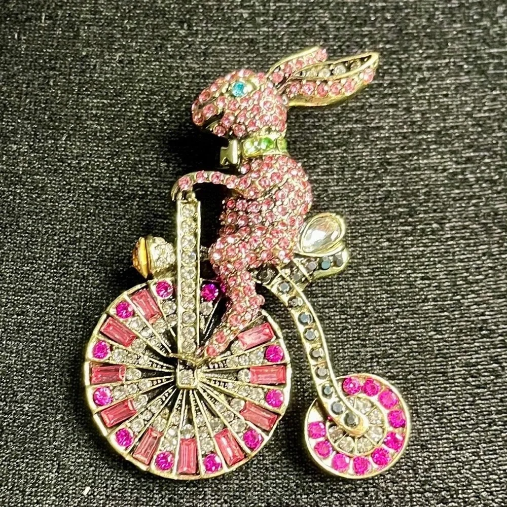 Sparkling Rhinestone Biker Bunny Brooch Cute Alloy Lapel Pin Pink & Red. NWOT